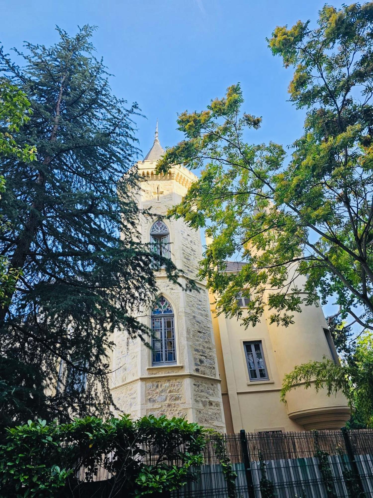 Chateau Grandclement Lyon Villeurbanne Niveau Rdc - Tresor Cache En Ville Avec Vue Piscine Et Parc Esterno foto